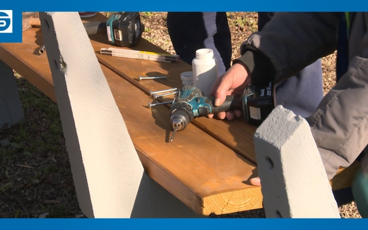 Embedded thumbnail for Teljesen megújulnak a város padjai