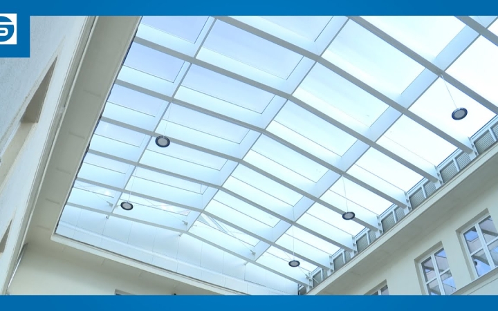 Embedded thumbnail for Tető került a múzeum belső udvara fölé