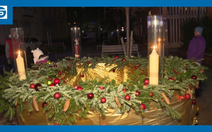 Embedded thumbnail for Az öröm gyertyája is lángra lobbant a Városháza téren (galériával)