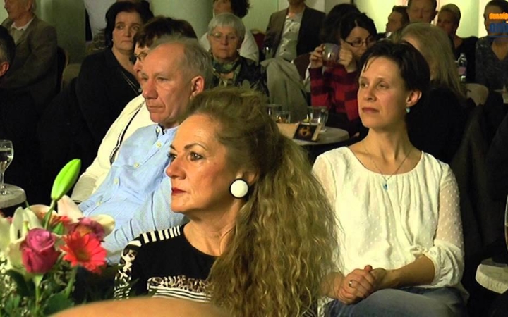 Embedded thumbnail for Évzáró koncert a Művészben - DO-videó első rész