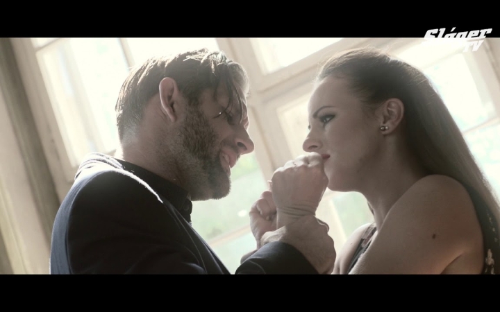 Embedded thumbnail for Csak előre: Péntek Esti Örömzene és Hálataps – most a Római csapata választott!