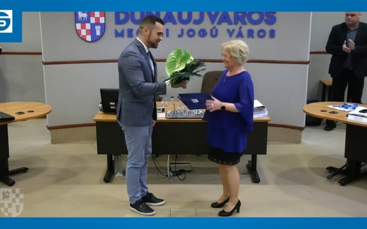Embedded thumbnail for Átadták a "Dunaújváros Ifjúságáért" díjat