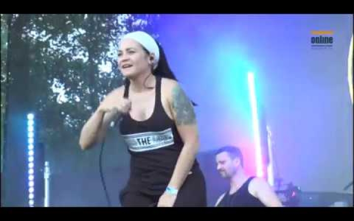 Embedded thumbnail for Múltidézés, ahogy a csövön kifért