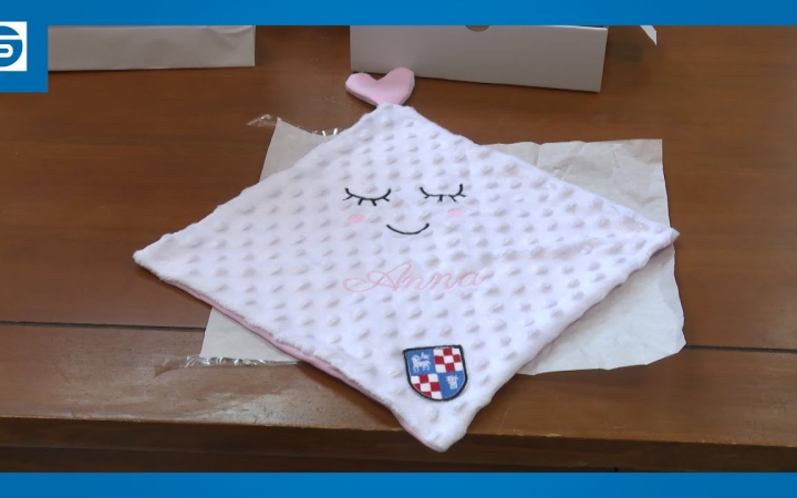 Embedded thumbnail for Babaköszöntő csomag a dunaújvárosi újszülötteknek