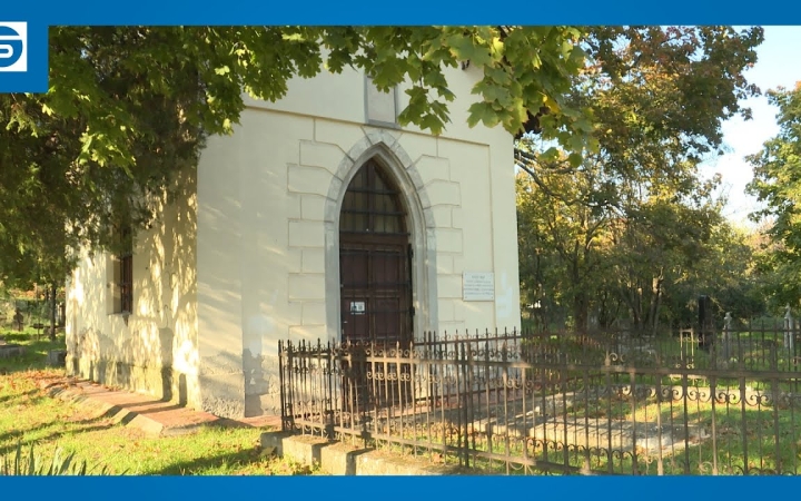 Embedded thumbnail for Matricákat tettek a balesetveszélyes sírokra