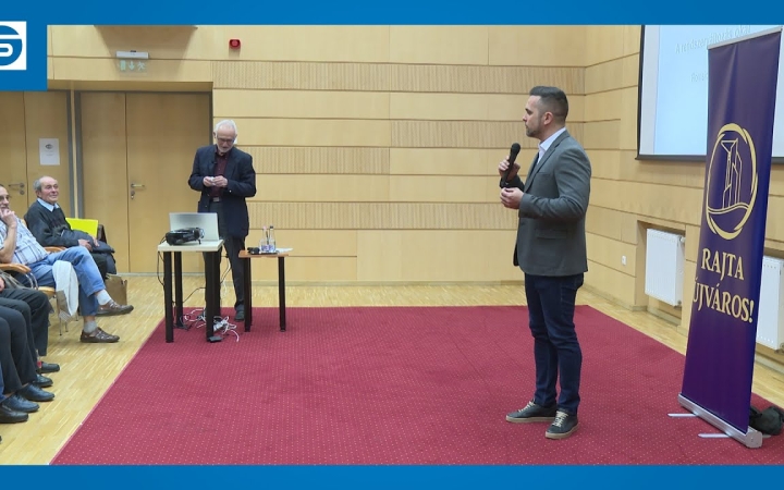 Embedded thumbnail for Dunaújvárosi Estek: Romsics Ignác előadása is telt házat vonzott 