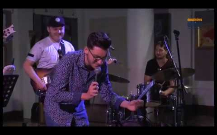 Embedded thumbnail for Két Farkassal tért vissza a Jazzy Stripe