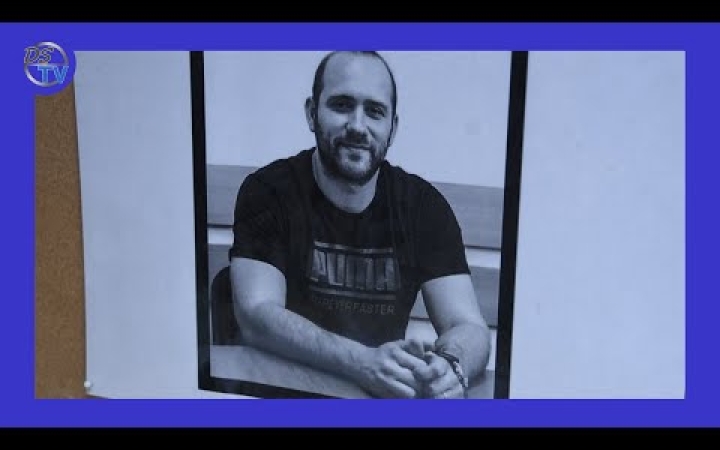 Embedded thumbnail for Játékkal emlékeztek egykori társukra a dartsosok