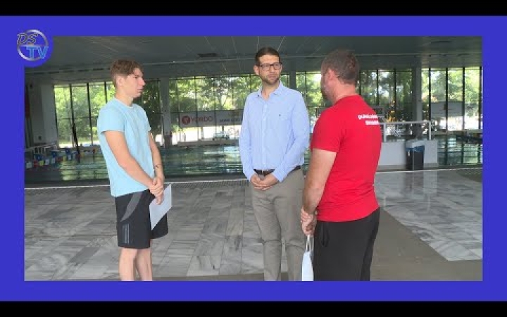 Embedded thumbnail for DSTV: letette névjegyét a felnőttek között