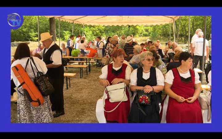 Embedded thumbnail for &amp;quot;Hagyd otthon az unokád!&amp;quot; – mozgalmas programözönnel várták a szépkorú közönséget (galériával)
